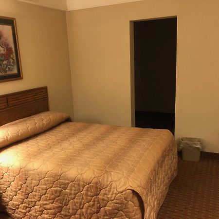 Relax Inn 러스톤 외부 사진