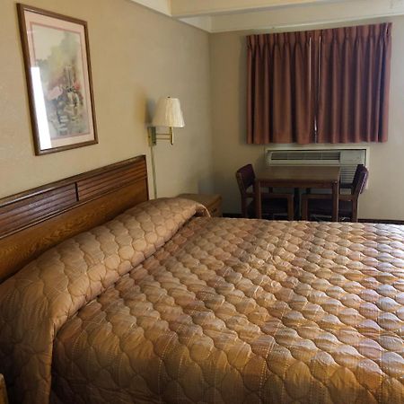 Relax Inn 러스톤 외부 사진