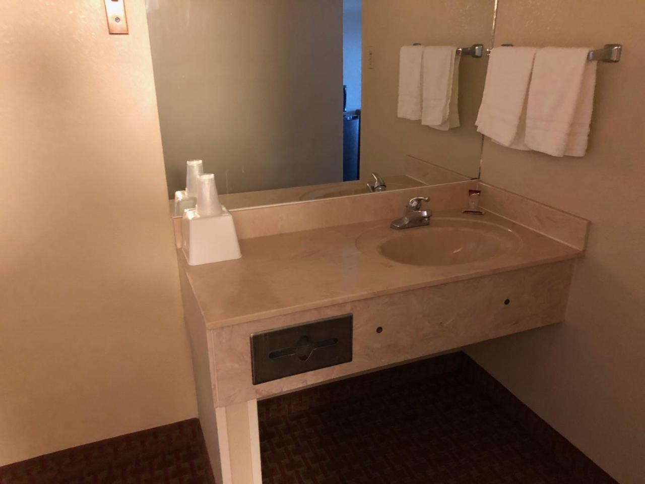 Relax Inn 러스톤 외부 사진