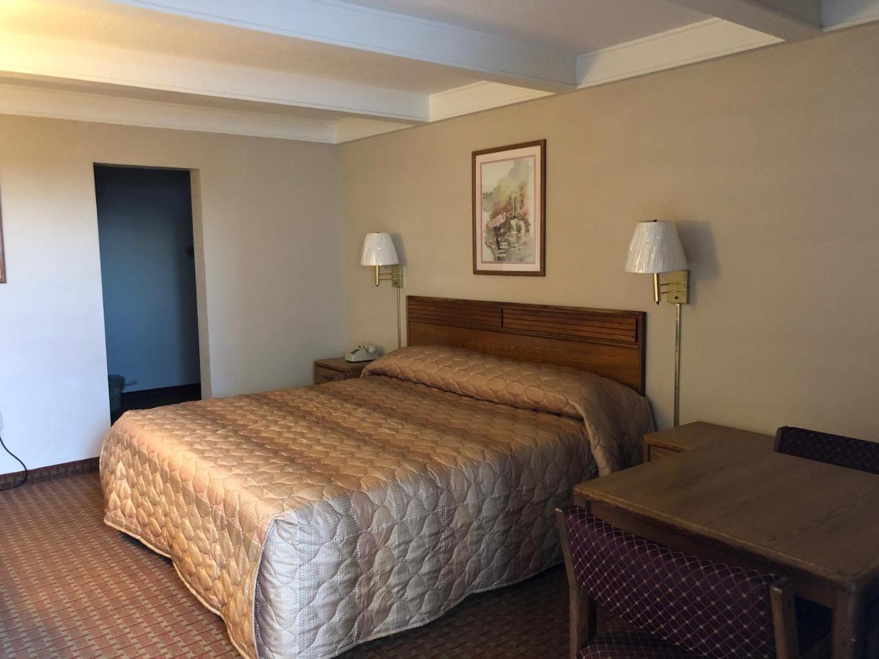 Relax Inn 러스톤 외부 사진